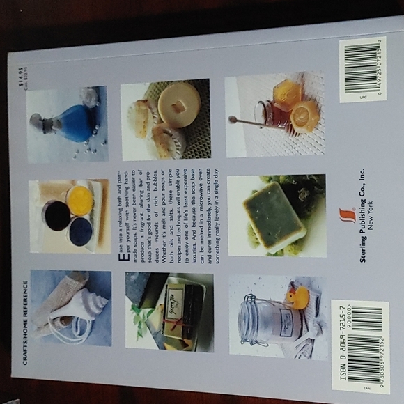 💚Melt & Pour Soapmaking Book - Picture 2 of 5